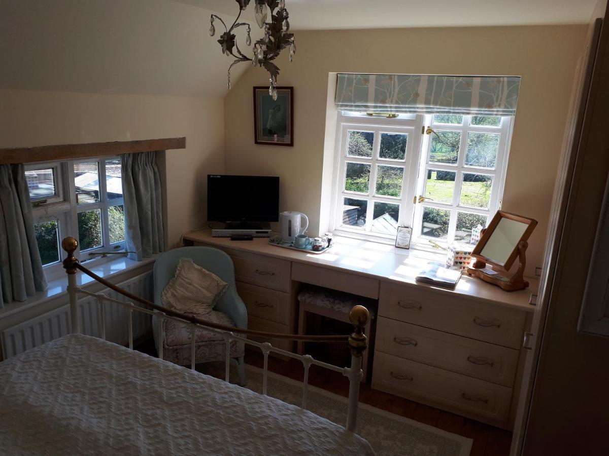 Burwash Court Barn Cottage B&B מראה חיצוני תמונה